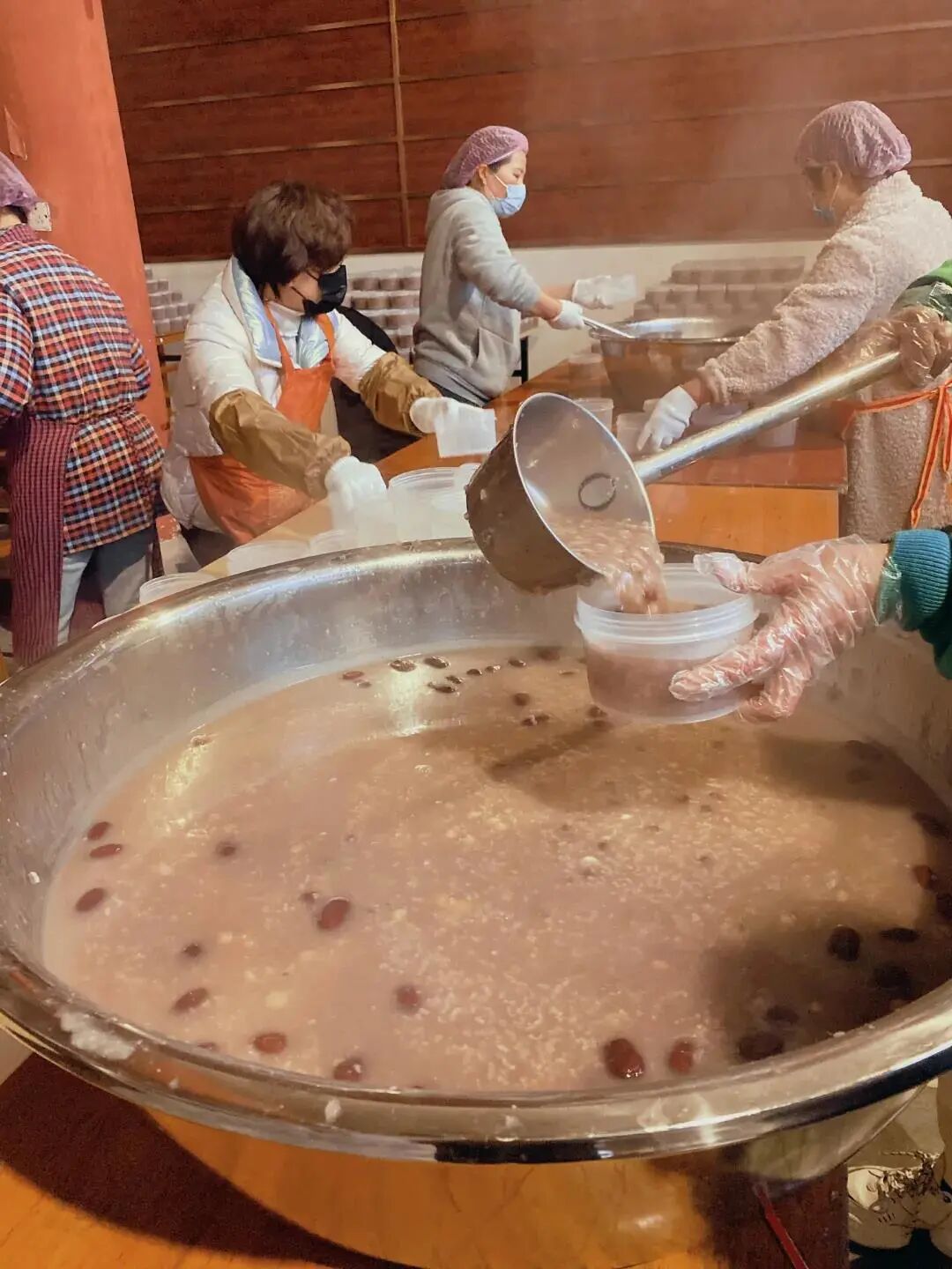 青莲吉祥粥，暖暖顾连玺桥情