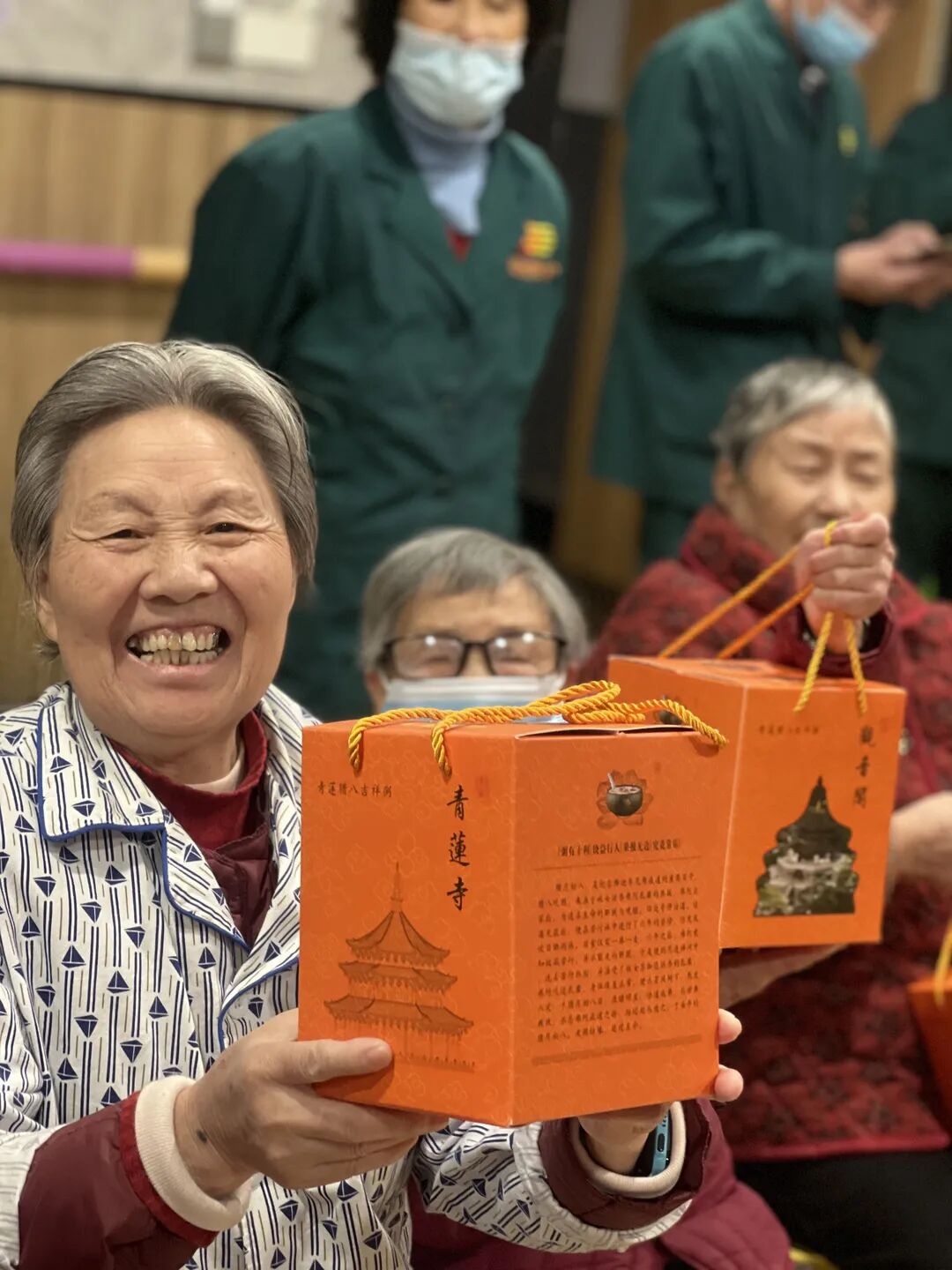 青莲吉祥粥，暖暖顾连玺桥情