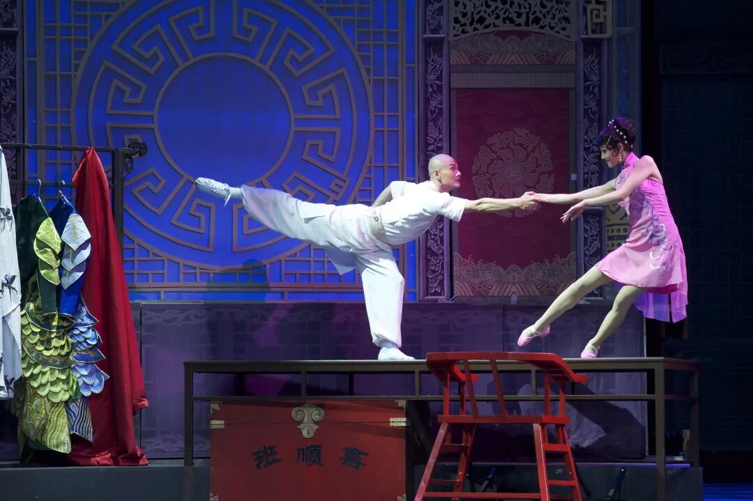 只此青绿编导的另一部力作粉墨春秋即将登上淄博大剧院舞台