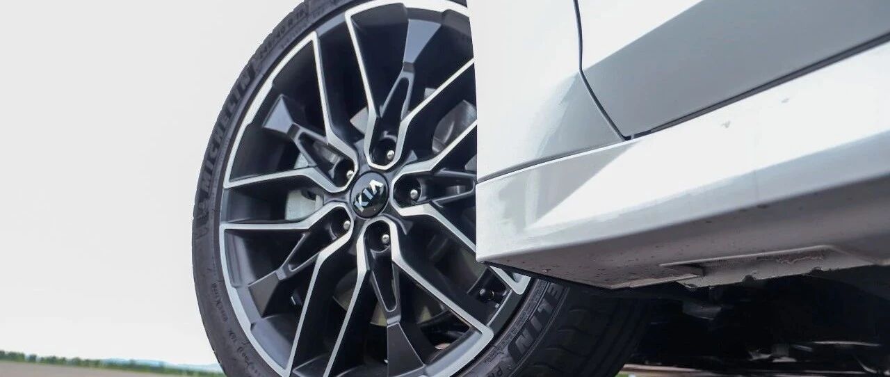 明明可以靠颜值，偏偏它要靠实力？