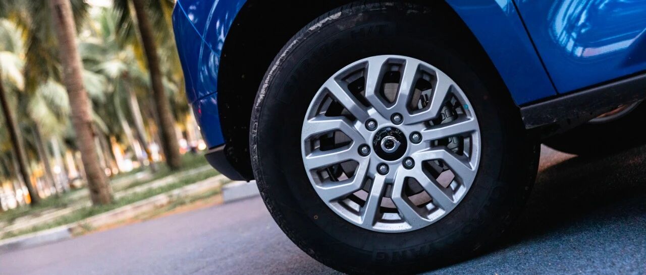 变速箱和宝马同供应商，一箱油能跑900多公里，不到12万