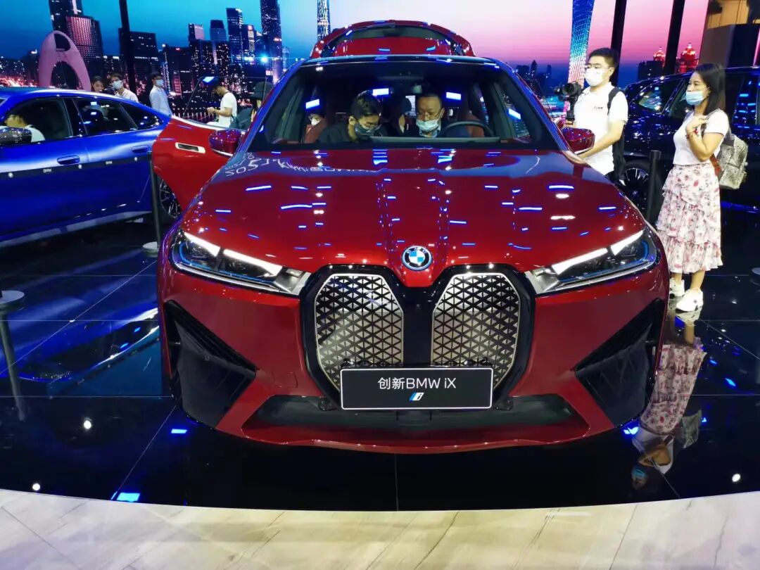 不要30万还有无框车窗宝马3系这回真的不香了