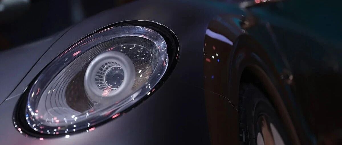 这辆小车看起来很“娘”，但其实很猛男！