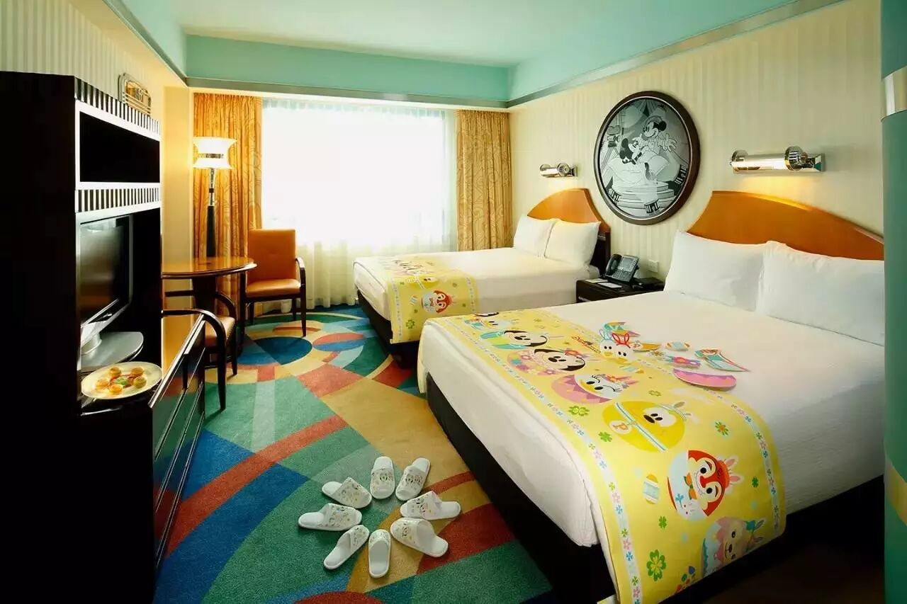 连酒店房间都升级成 迪士尼彩蛋春日主题 满满的春日气息,简直超级