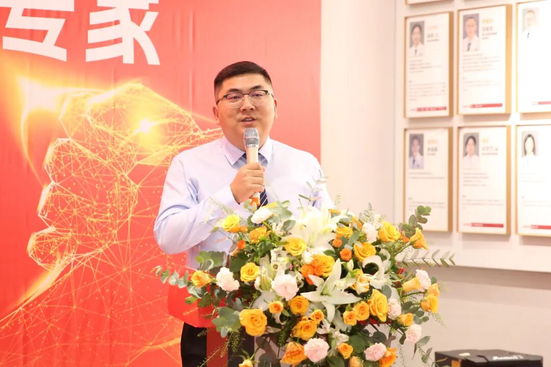 技术流+国际范！全国屈光大咖白继教授任松山医院眼科首席专家