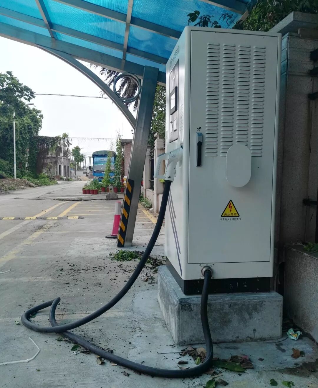 万江供电局营业厅充电站1.jpg