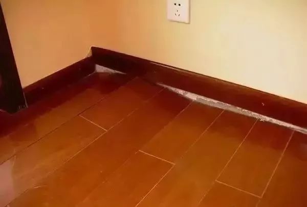 仿木地板瓷磚是否留縫_木地板縫_地板對縫不對縫區別