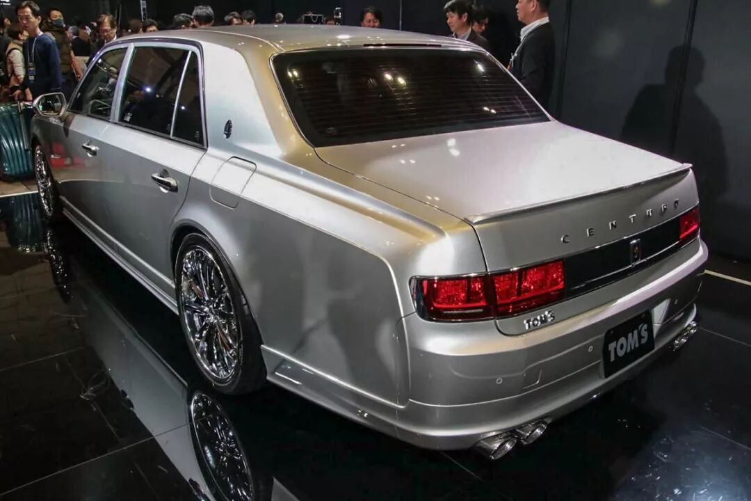 tom07s改装丰田世纪天皇级座驾也玩趴街