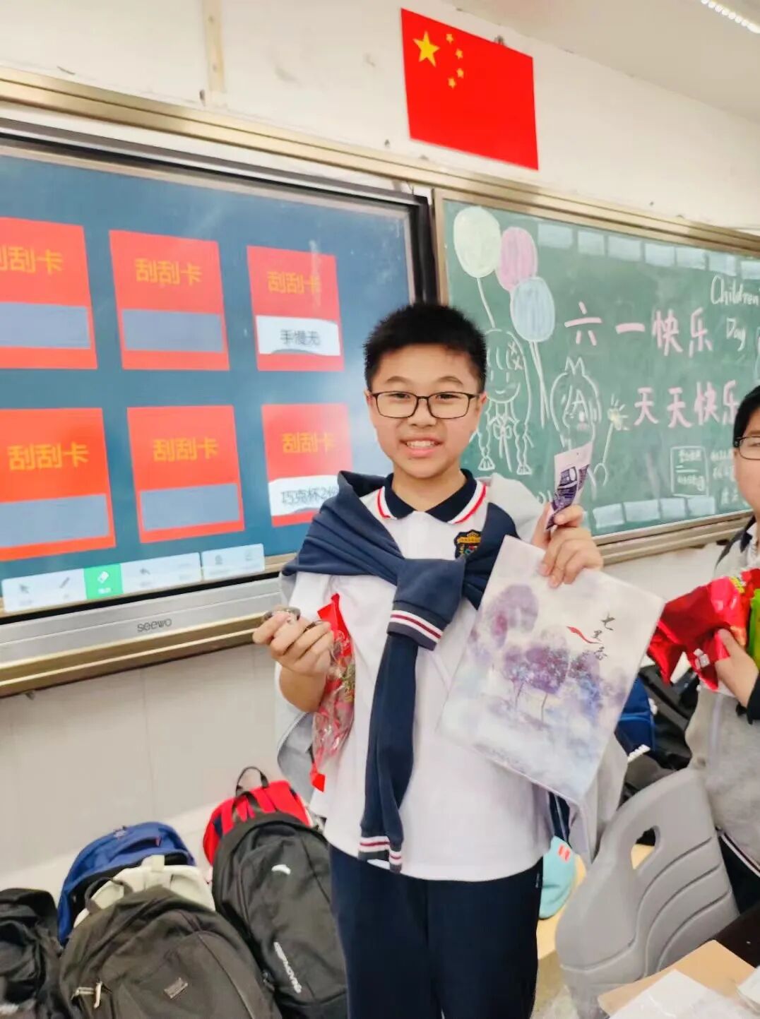 童趣满校园爱心传万家温州市南汇小学六一义卖活动