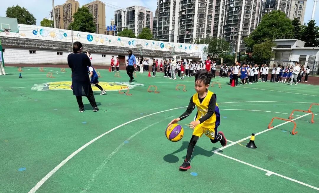 小篮球点燃大梦想温州市南汇小学第十二届行知杯篮球嘉年华活动