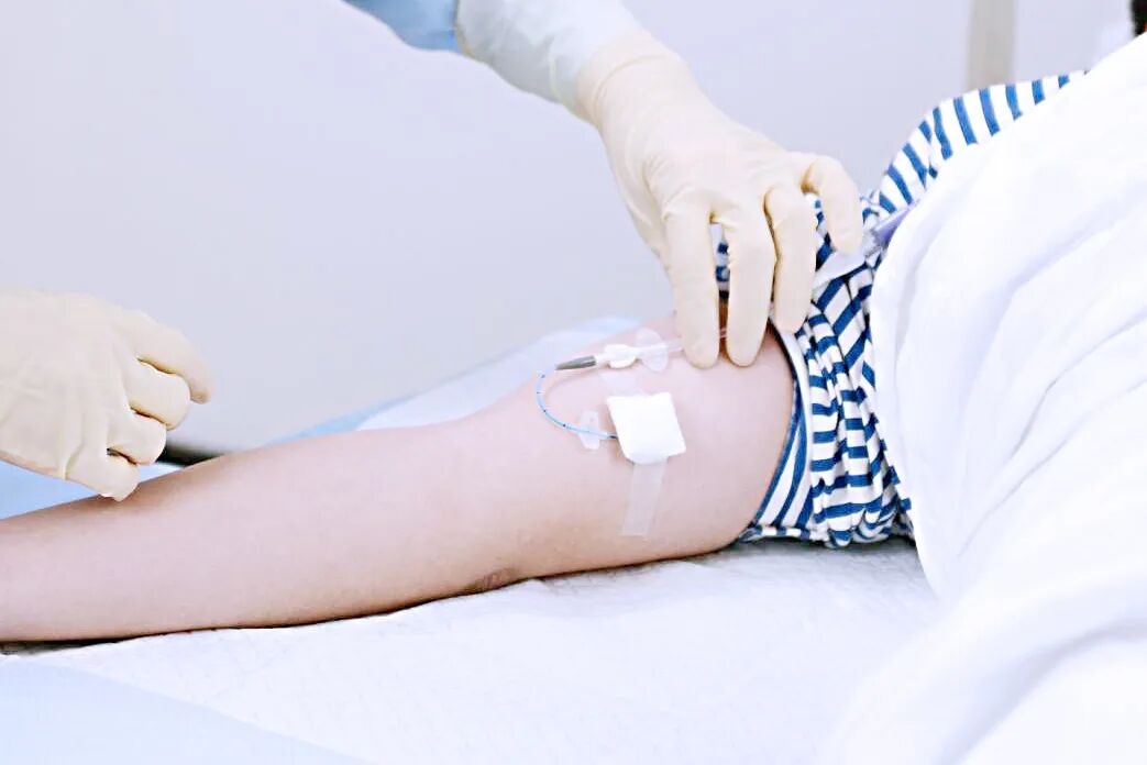 什么是医用导管固定贴通道VLOG｜中长导管和PICC这样固定，安全又牢固！_https://www.jmylbn.com_新闻资讯_第2张