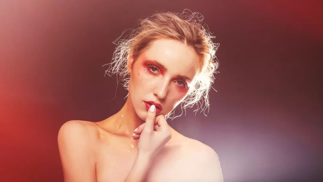 红聊 为什么学历不高的网红日入10万，而985毕业的我才月入几千？