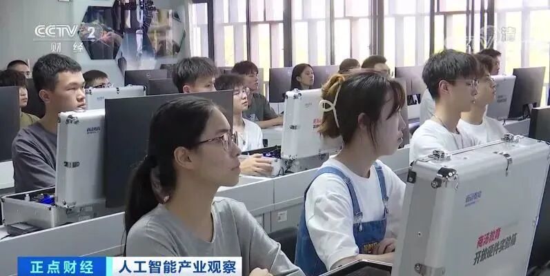 ǧ�ڴ��ҵ��1000����ְҵԺУ�����˹������˲�����