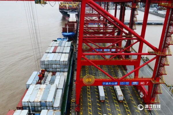 我国重点港口首月生产实现开门红！