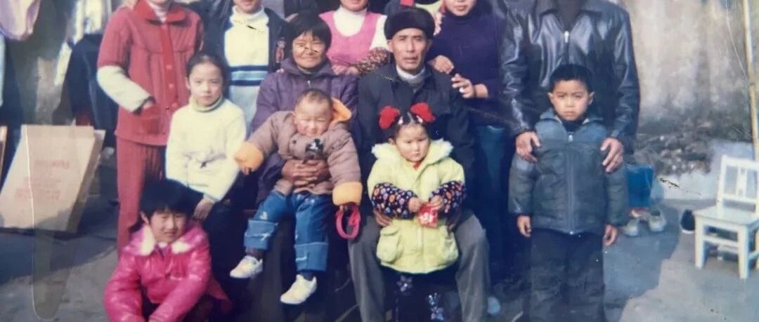 从“有主意”的小孩到“一等功”士官，《中国青年》走进英雄王亮成长的背后