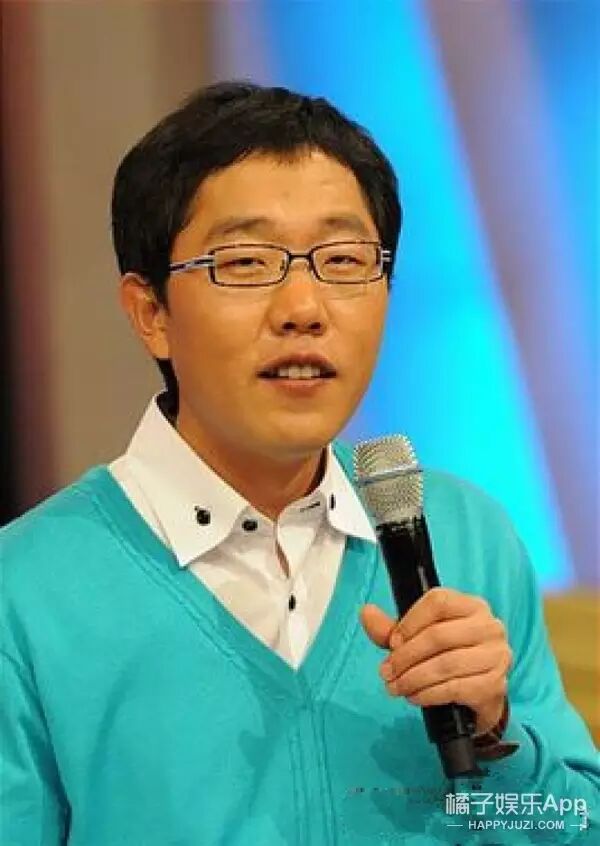 作为一个公众人物,金济东对政治格外的热心.