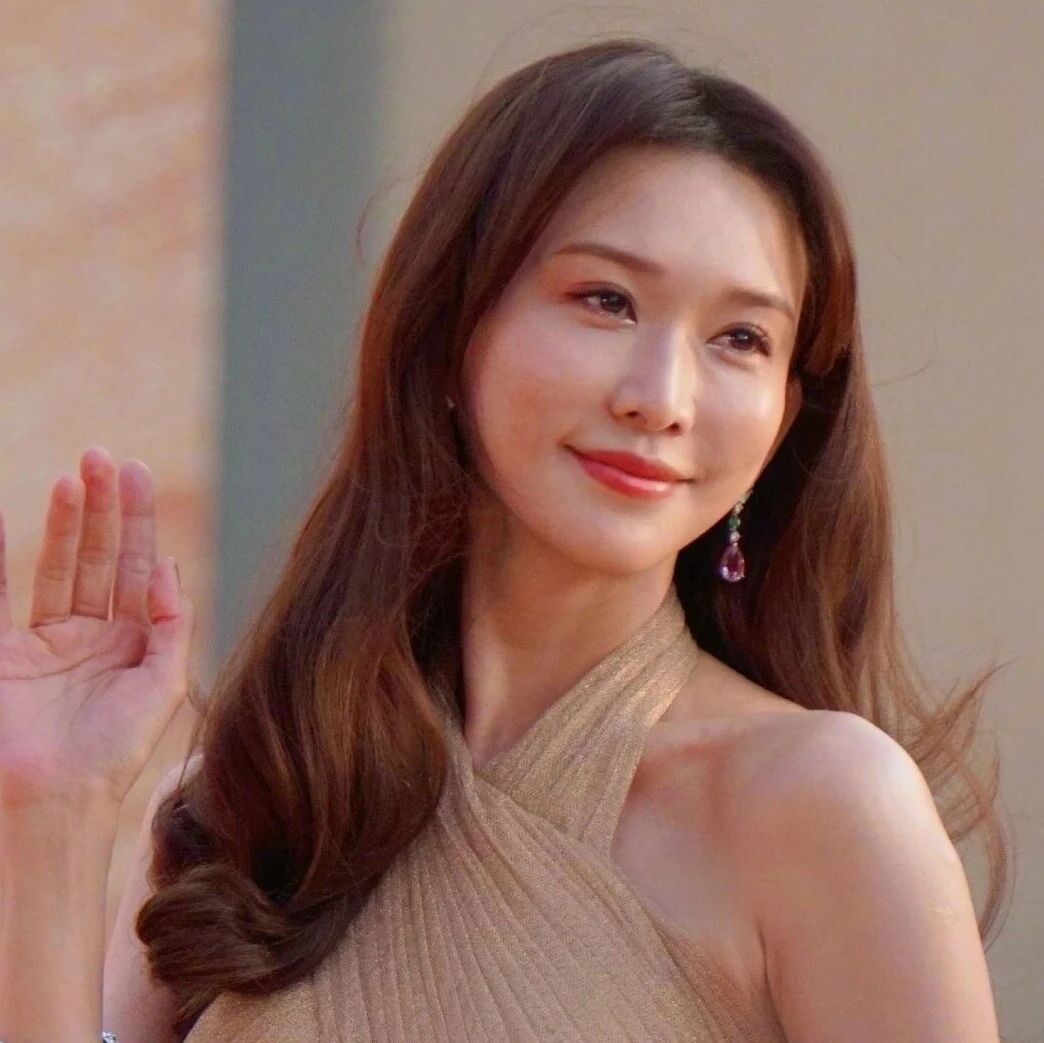 林志玲发51岁生日视频,感动到落泪,许愿希望自己健康能多陪伴孩子;47岁高龄生产,曾当选“台湾第一美女