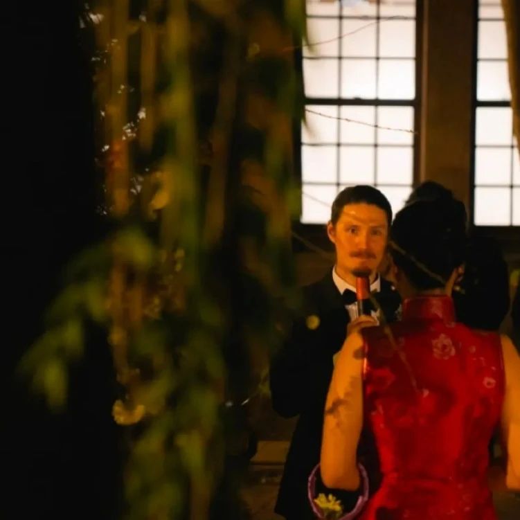 周华健儿子周厚安结婚,首次公开与妻子婚礼照:只有最好的朋友和家人在场