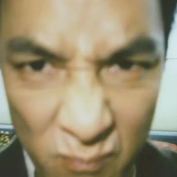 吴彦祖晒多张搞怪怼脸照:要我耍帅,我偏不要!网友:阿祖,收手吧