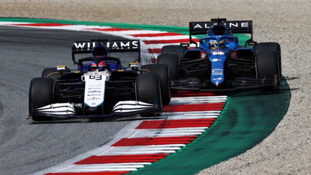 F1奥地利大奖赛正赛点评：维斯塔潘一骑绝尘，梅赛德斯或已瞄向明年