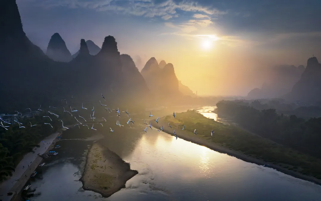 一等奖 邮箱 陶建华 ( 白鹭漓江共长天).jpg