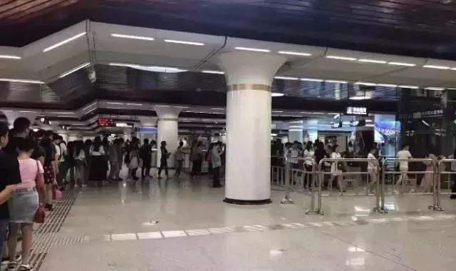 “作死”实测武汉最拥挤的地铁站！猜到了冠军也猜不中结局......
