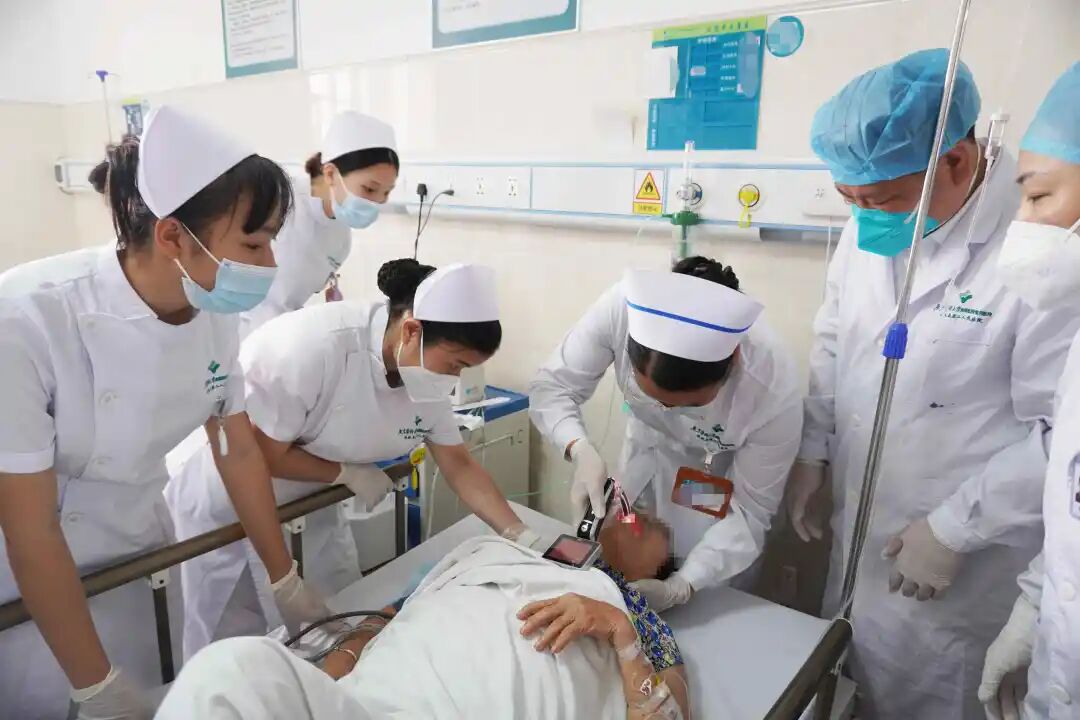 为什么购买可视硬性喉镜【内二科新技术】广东医科大学附属医院城月医院内二科护理团队开展可视喉镜下吸痰护理技术_https://www.jmylbn.com_新闻资讯_第10张