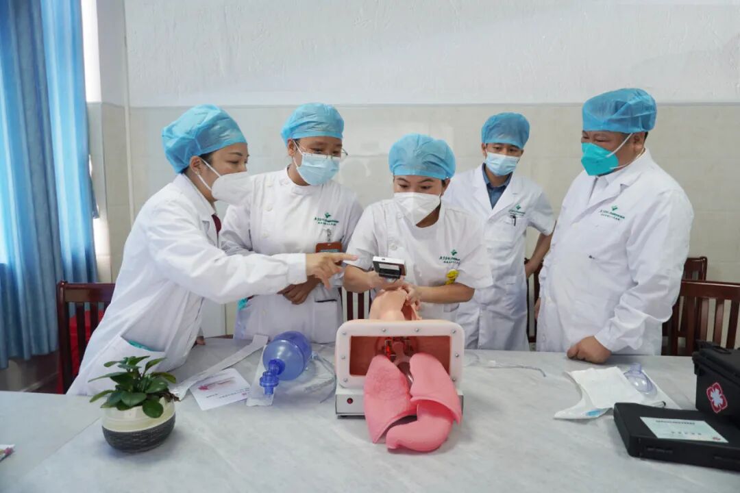 为什么购买可视硬性喉镜【内二科新技术】广东医科大学附属医院城月医院内二科护理团队开展可视喉镜下吸痰护理技术_https://www.jmylbn.com_新闻资讯_第5张