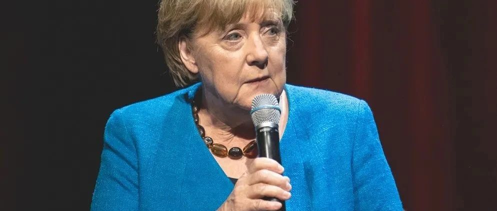 安娜·奈瑞布科高调回归，德国前总理默克尔公开表示谴责