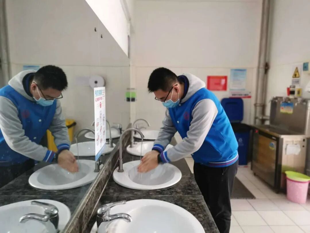 七步洗手法的步骤洗手 (复制).jpg