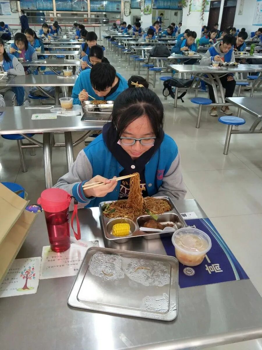 09学生午餐.jpg