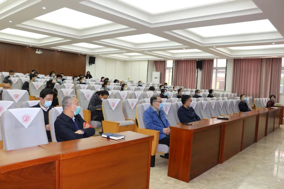 4行管人员认真参训 (复制).JPG