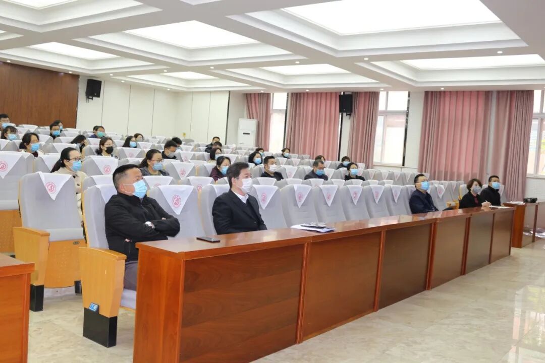 3行管人员认真倾听 (复制).JPG