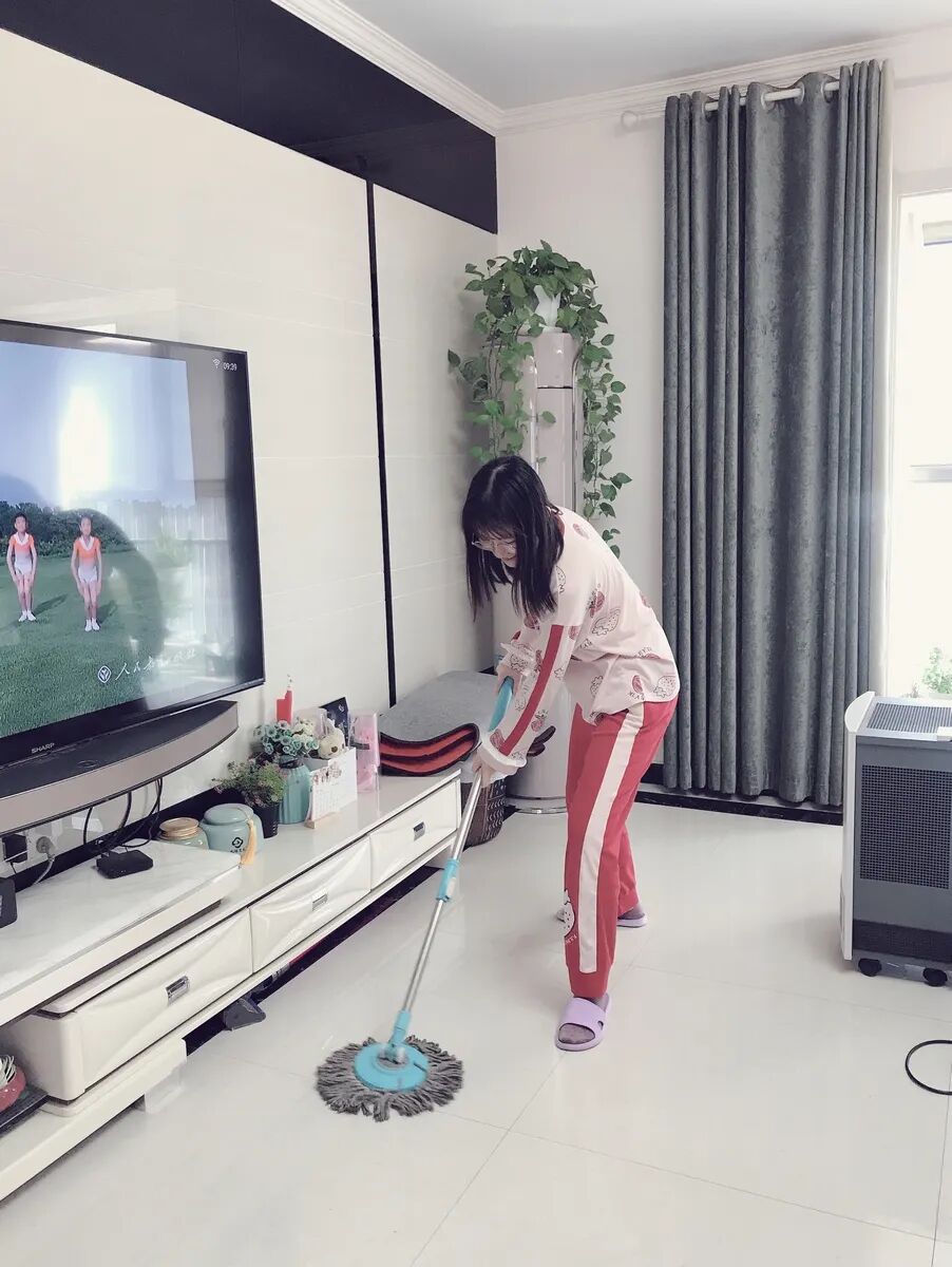 1生活因劳动更美好高一7班 李梦媛疫情期间,我们要做到在家好好学习