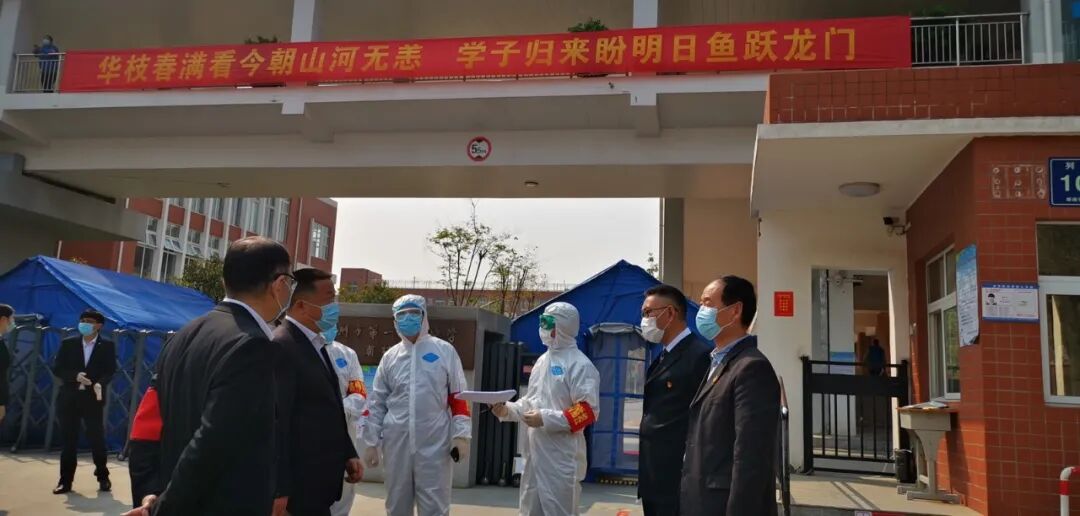 8学生顺利入校完毕 (复制).jpg