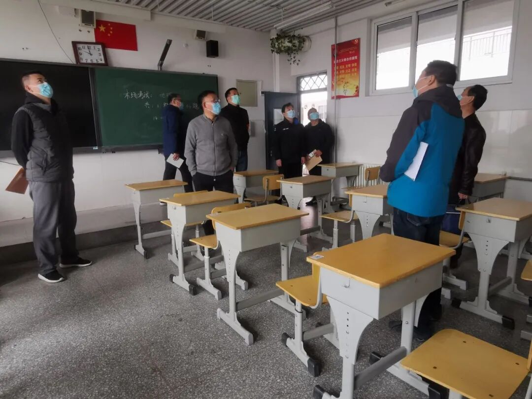 3查看高三教室 (复制).jpg