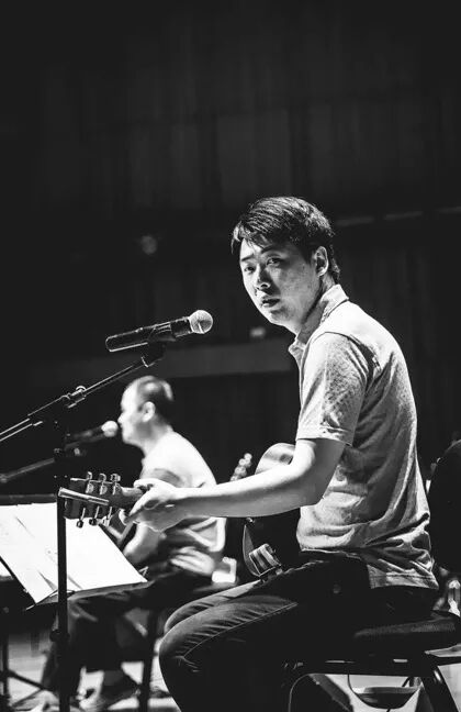 主唱/吉他:鸟人 乐队创作的灵感来源,精神之光热.