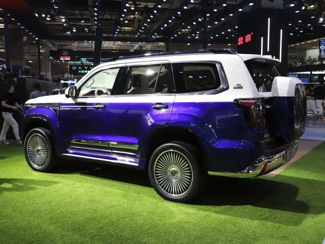 直击北京汽车展台!bj60霓影版,概念车-悦首发亮相