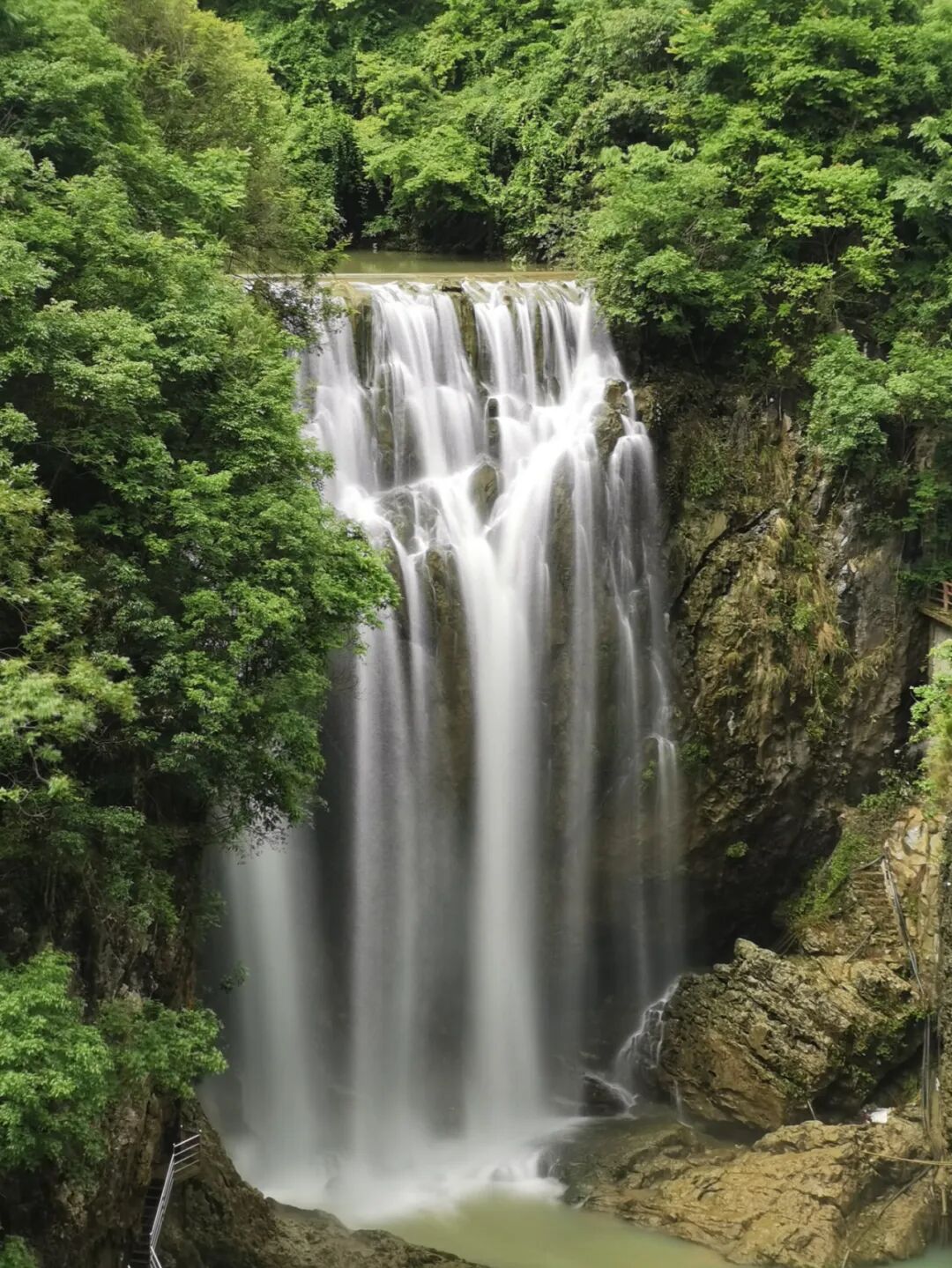 红果树瀑布进入丰水期,正是观景好时机