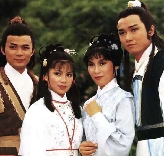 黄日华近照曝光,56岁的他风采依旧,女儿居然那么神似翁美玲