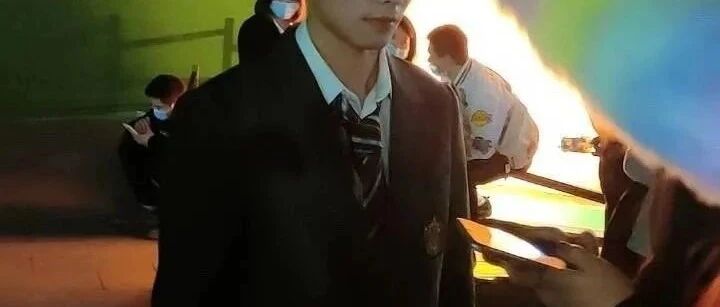 “身边的素人帅哥能有多帅？这谁顶得住啊啊啊！”