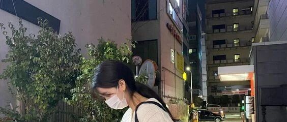 女朋友胸小，对男生有什么好处？