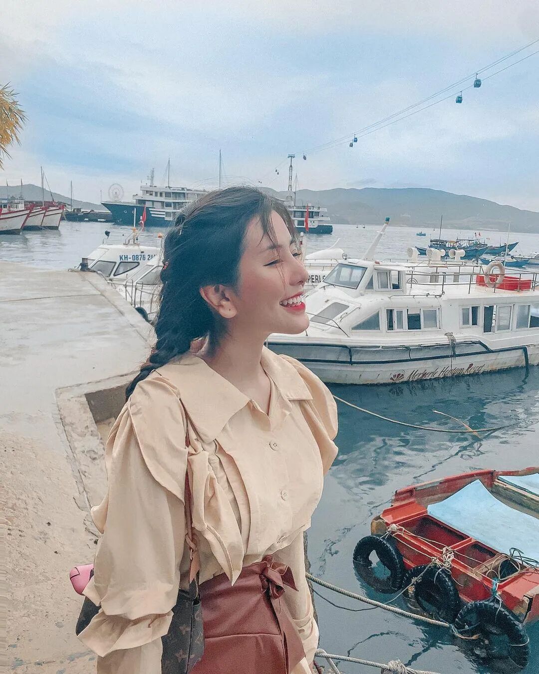 【美女】赵露思的脸、卡戴珊的身材，这个16岁“网红校花”真的没整吗？（组图） - 10