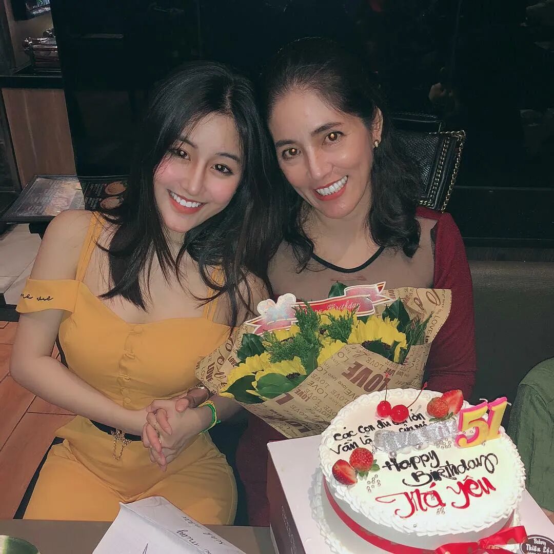 【美女】赵露思的脸、卡戴珊的身材，这个16岁“网红校花”真的没整吗？（组图） - 30