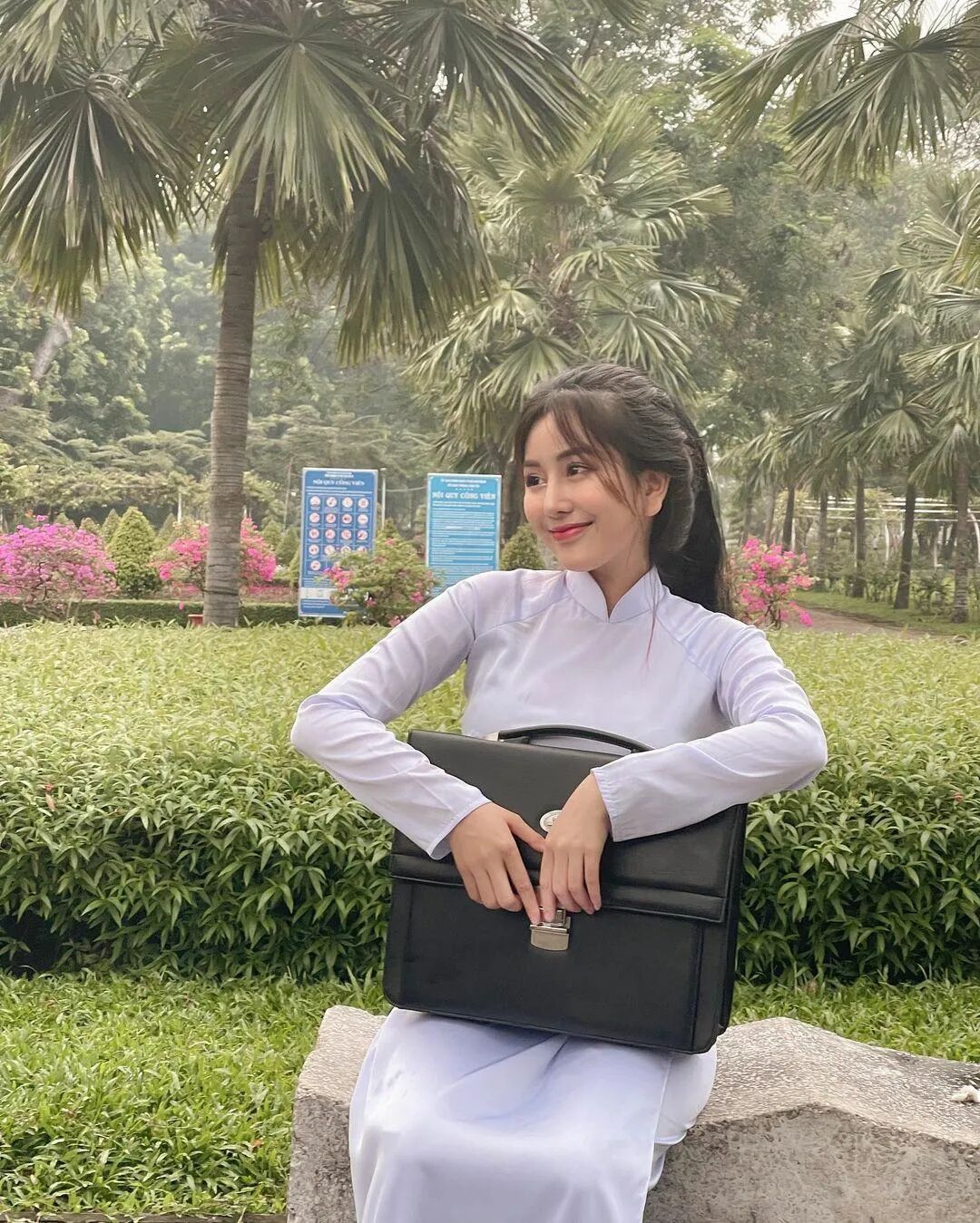 【美女】赵露思的脸、卡戴珊的身材，这个16岁“网红校花”真的没整吗？（组图） - 24
