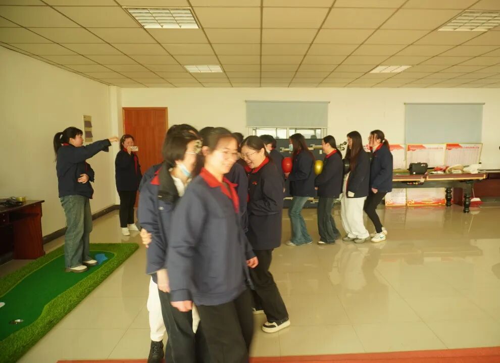 春风十里不如你 巾帼风采绽芳华