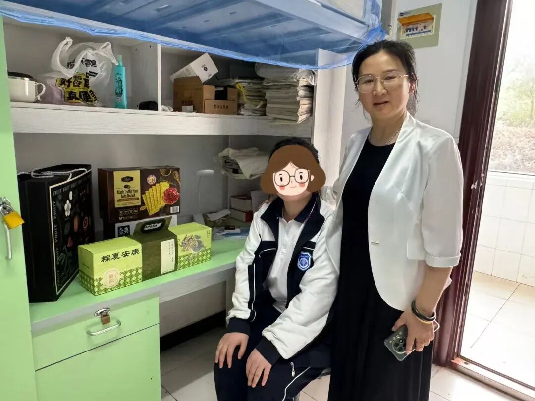 关爱下一代，助力梦想起航——慰问帮扶学生