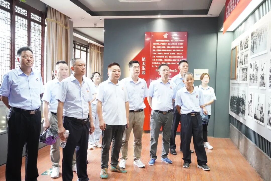 重温革命历史，追寻红色记忆