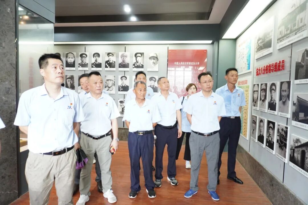 重温革命历史，追寻红色记忆