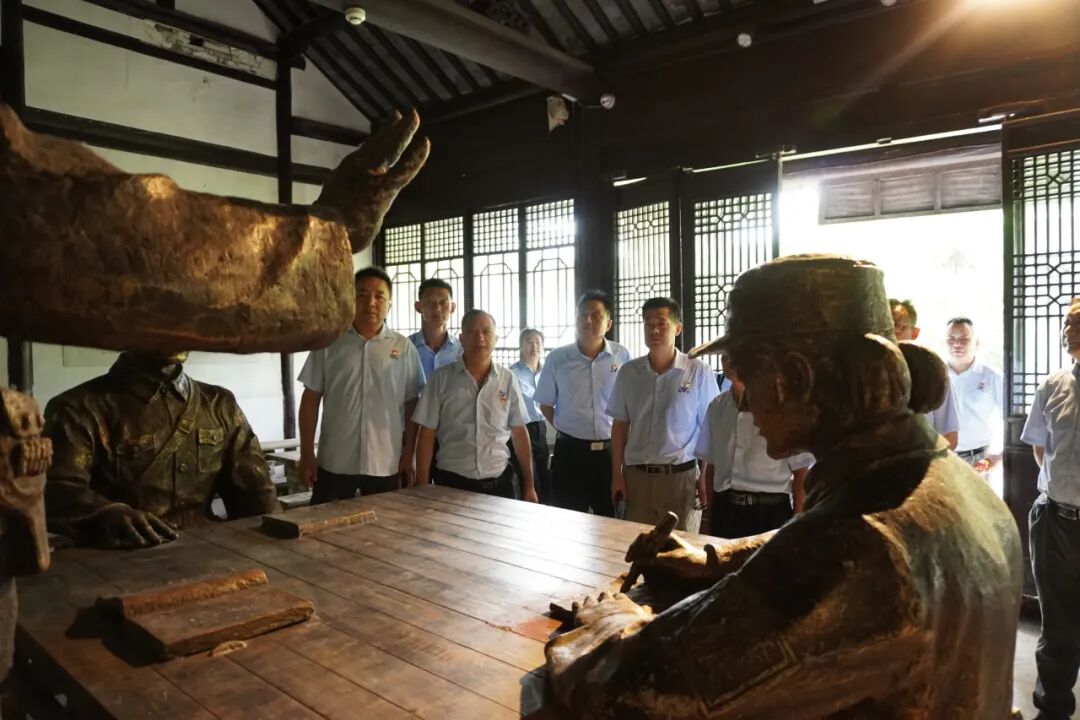 重温革命历史，追寻红色记忆